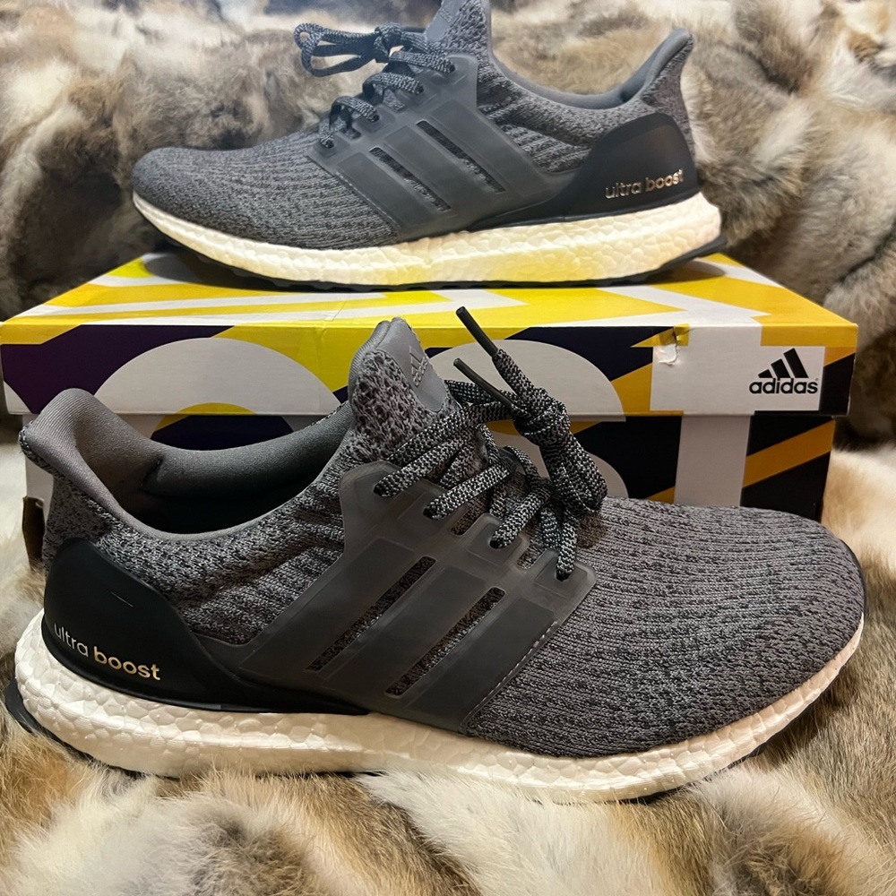 Men’s Adidas UltraBoost Shoes Size 10 BA8849 New w/ No Tags